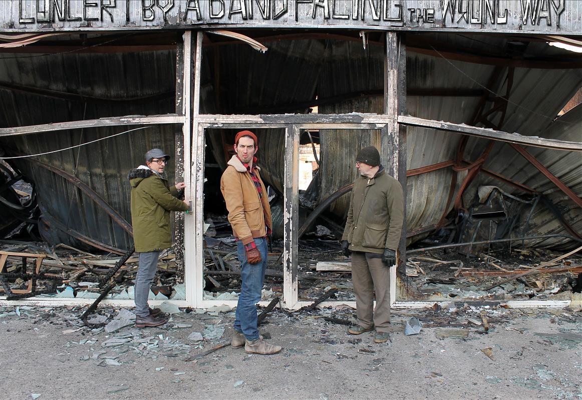 Concert by a band facing the wrong&nbsp;way