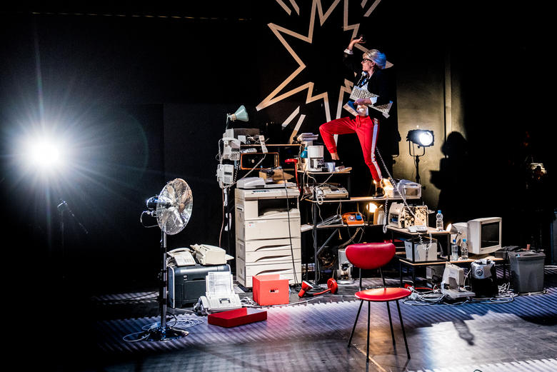 Workplace_reżyseria Bartek Frąckowiak_teatr polski bydgoszcz_foto Monika Stolarska11.52685154b32ee4610a91eaaf00851e811473