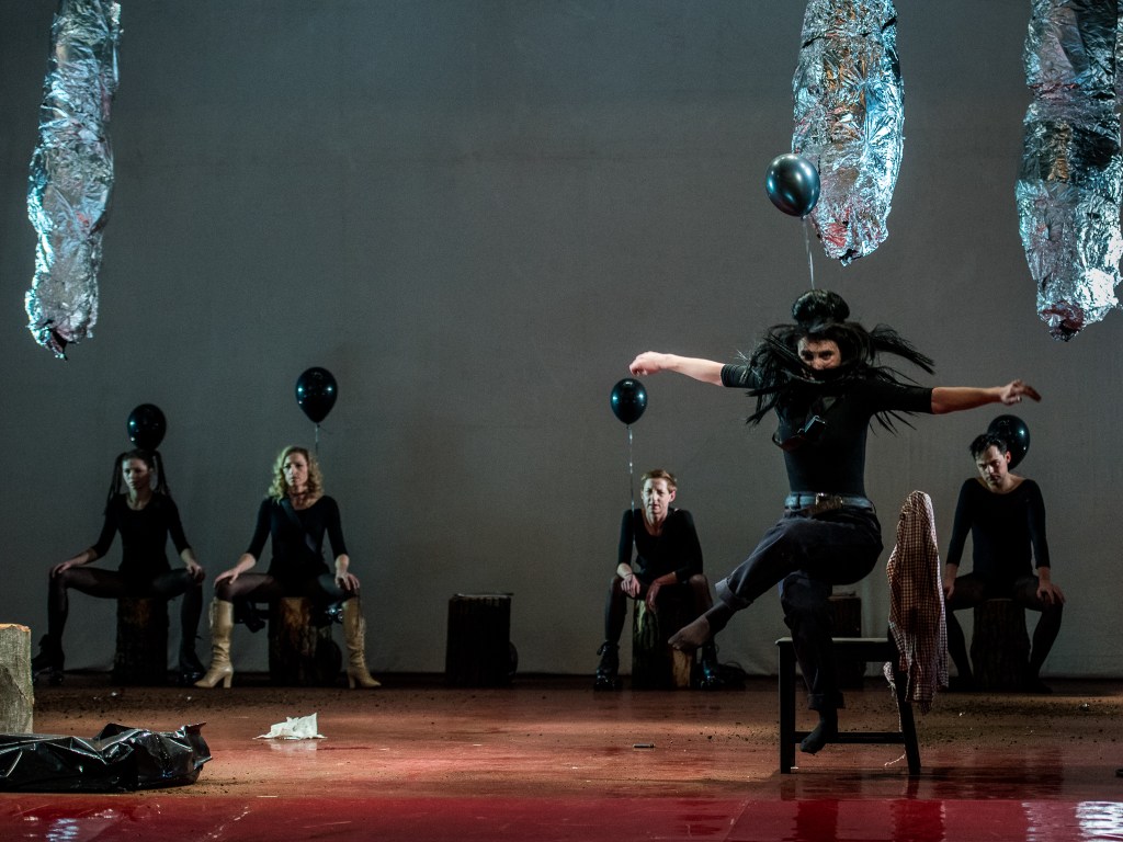 deadgirlswantedfotstolarska-82-1171