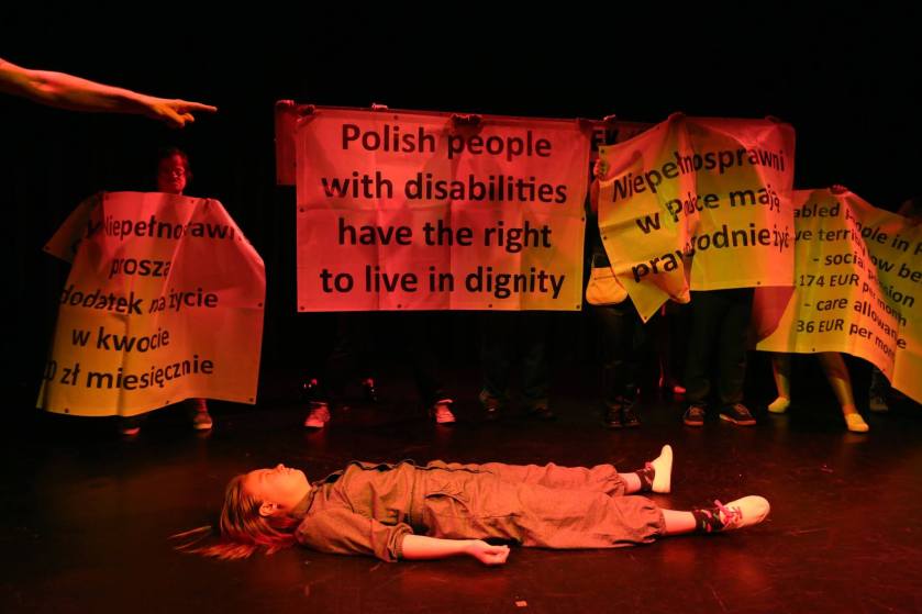 Teatr-21-Rewolucja-ktorej-nie-bylo-fot-Grzegorz-Press-8